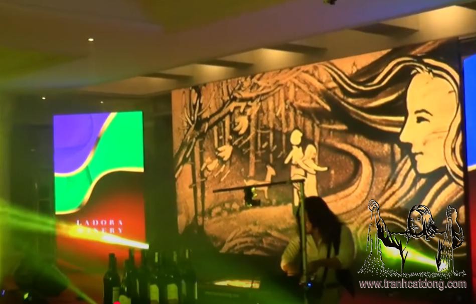 Tranh cát biểu diễn