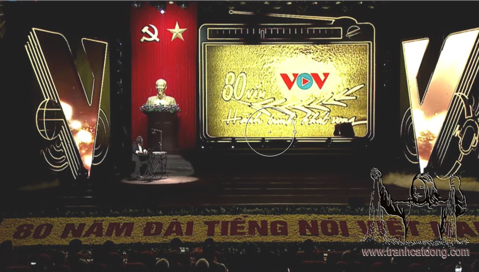 TRANG CÁT ĐỘNG 3D: 'PHÉP THUẬT' CÔNG NGHỆ HAY CHỈ LÀ CHIÊU TRÒ GÂY CHÚ Ý?