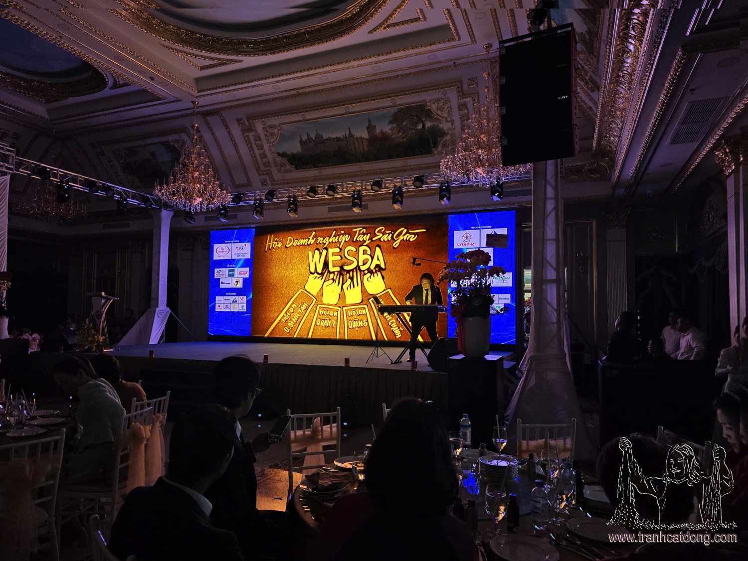 Tranh cát biểu diễn